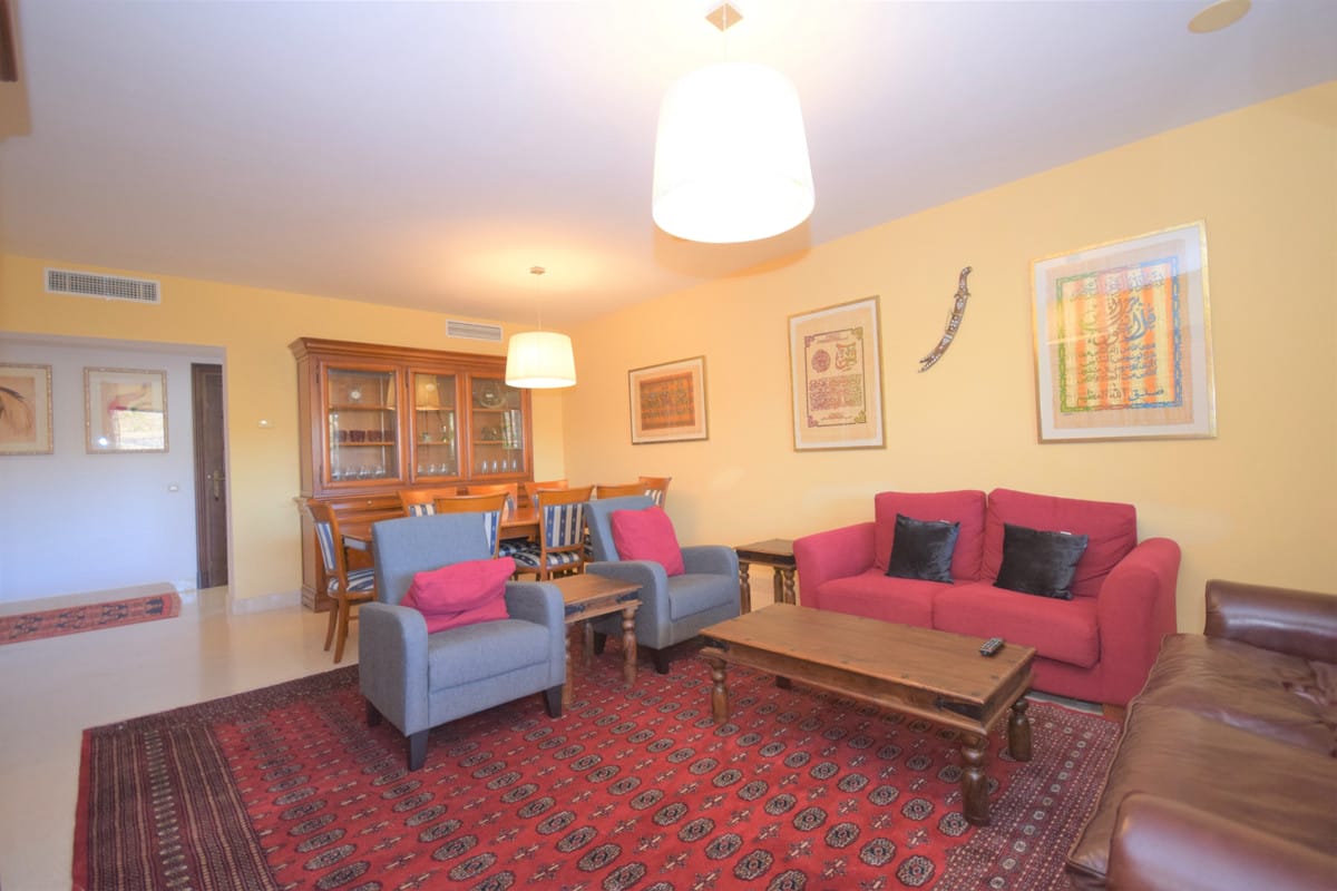 Przestronny apartament parterowy w Benahavís, Hiszpania B C A C A D Eb Dd