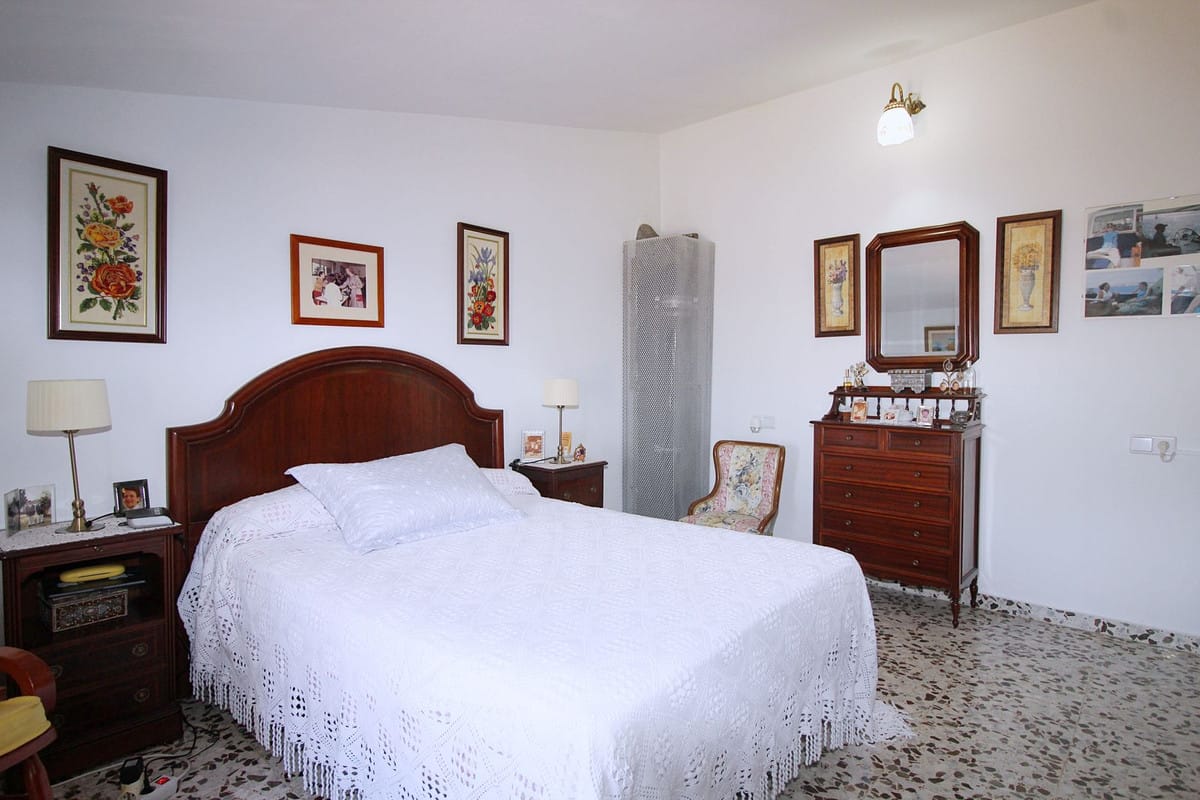 Detached Villa, House in Villafranco del Guadalhorce Hiszpania Bbc F D D Ef Dd A