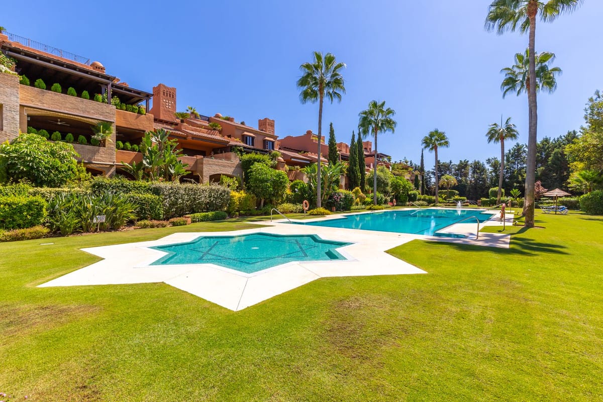 Apartament, penthouse w Guadalmina Baja Hiszpania Bbc F D D Ef Dd A