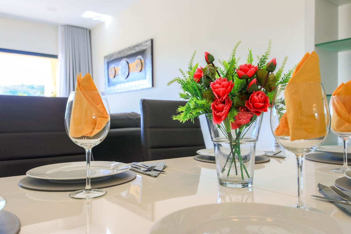 Uroczy apartament na parterze w Benahavís - Nieruchomość na sprzedaż, Hiszpania Bbc F D D Ef Dd A