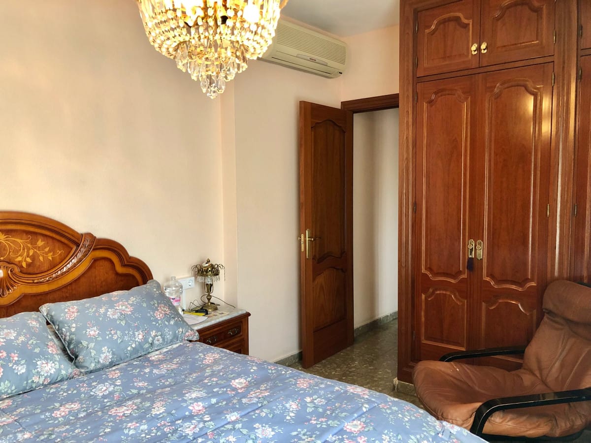 Apartament, Mieszkanie na środkowym piętrze w Malaga Hiszpania C A C F A F Dd Da