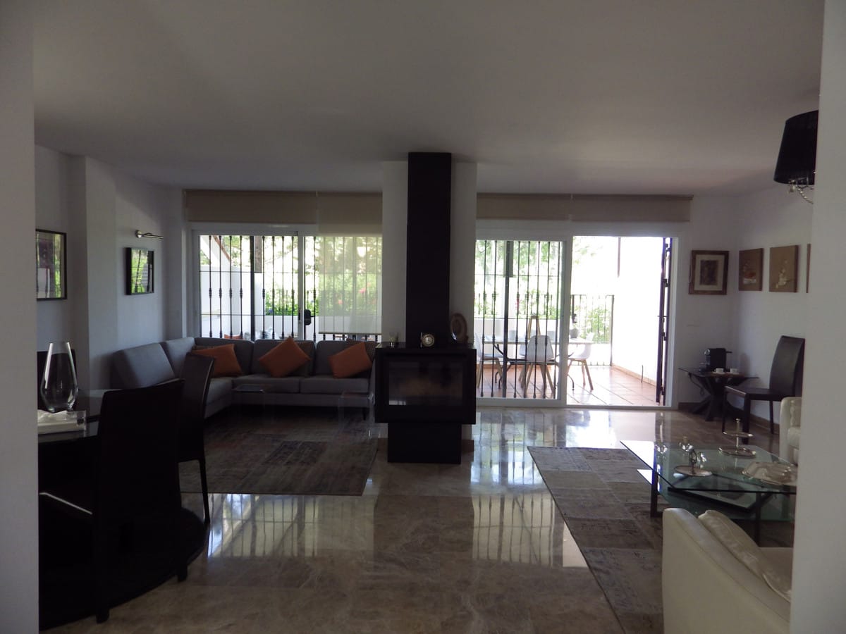 House, Townhouse in Nueva Andalucía Hiszpania F E Bc Ba Ac C Badec F D