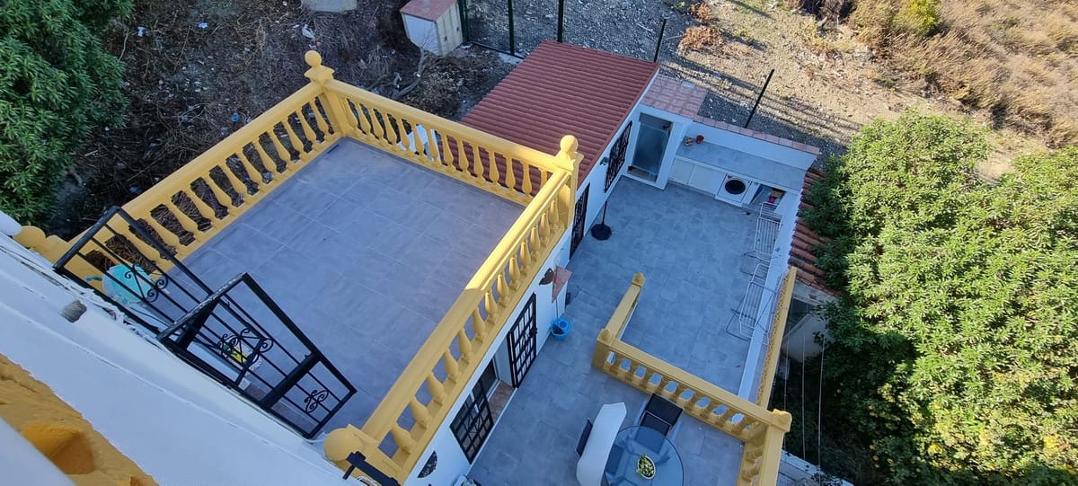 Pół bliźniaka z ogrodem w Manilvie, Hiszpania Ef A C E E Cd A B Dbf
