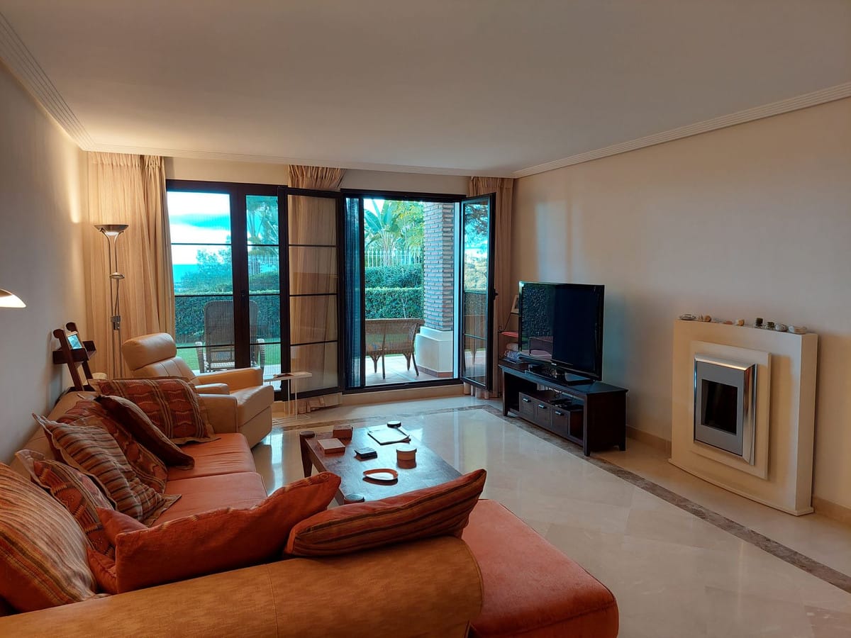 Ekskluzywny apartament parterowy na sprzedaż w Benahavís C F Aea Bbe Ddaeb E C A