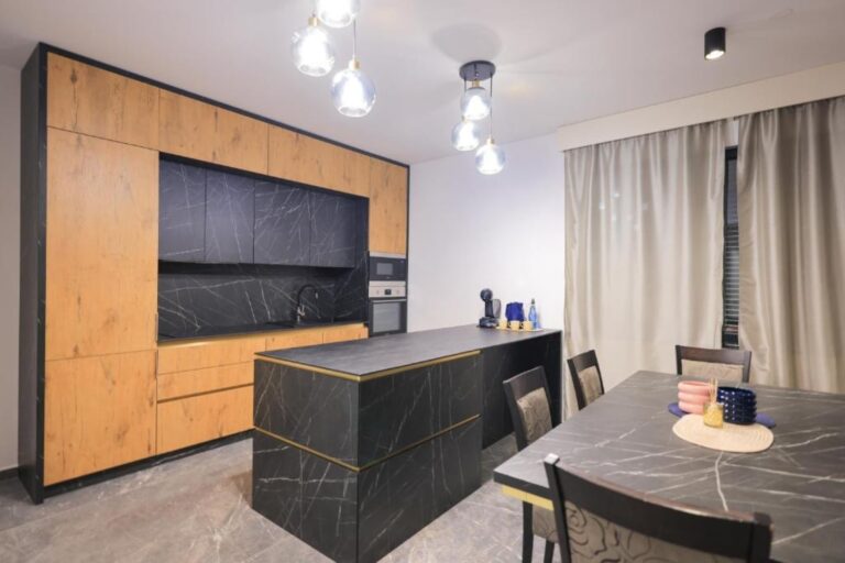 Apartament w nowym budynku, 2. rząd do morza, luksusowy A Emporia Real Estate Apartment Sukosan