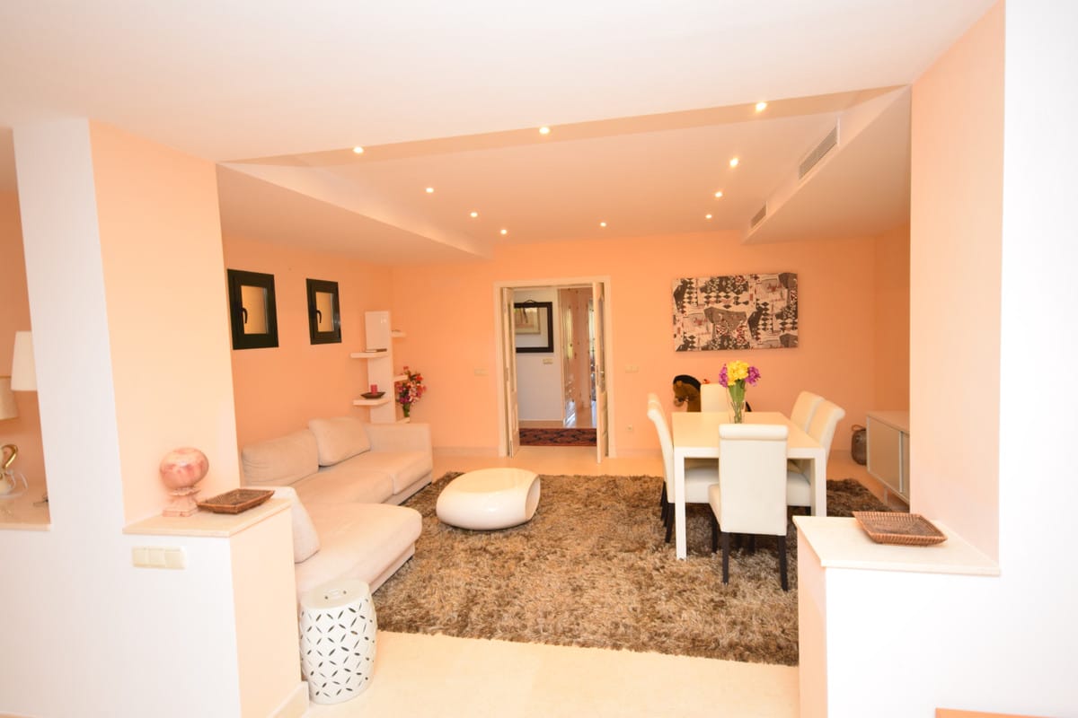 Przestronny apartament parterowy w Benahavís, Hiszpania E B Bb A Fdfd D C Dce