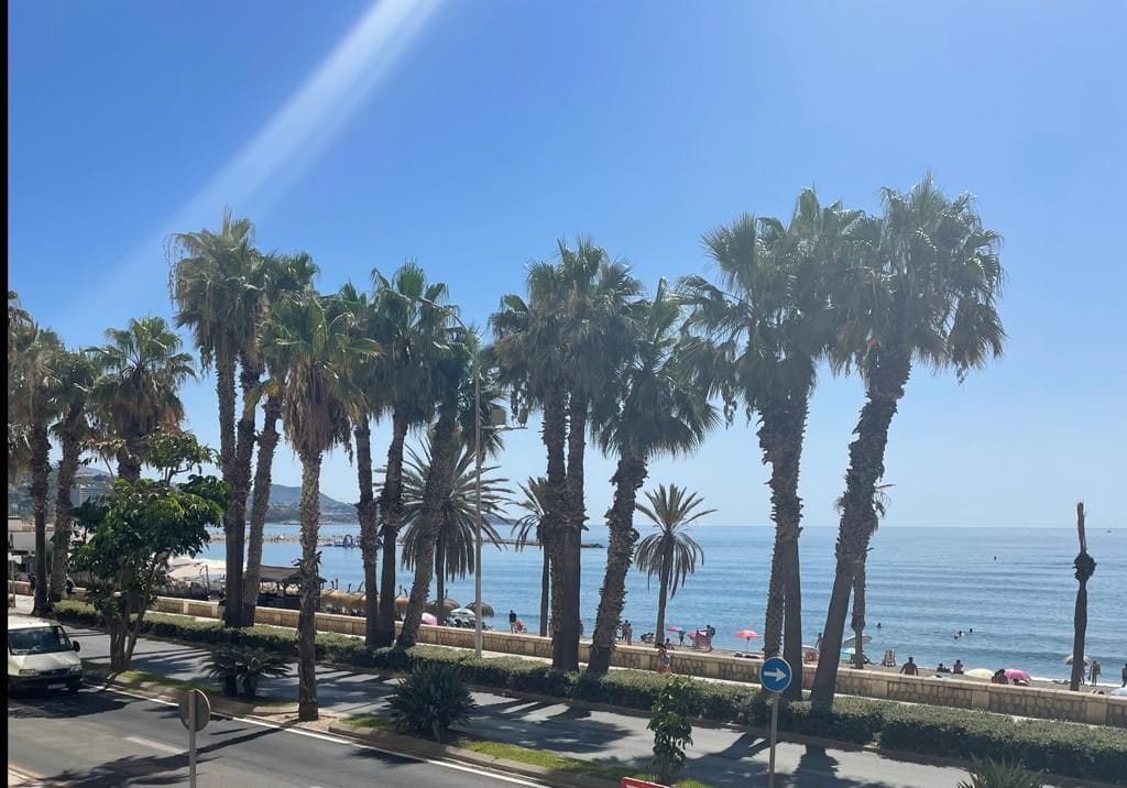Apartament na sprzedaż na środkowym piętrze w Malaga Hiszpania E B Bb A Fdfd D C Dce