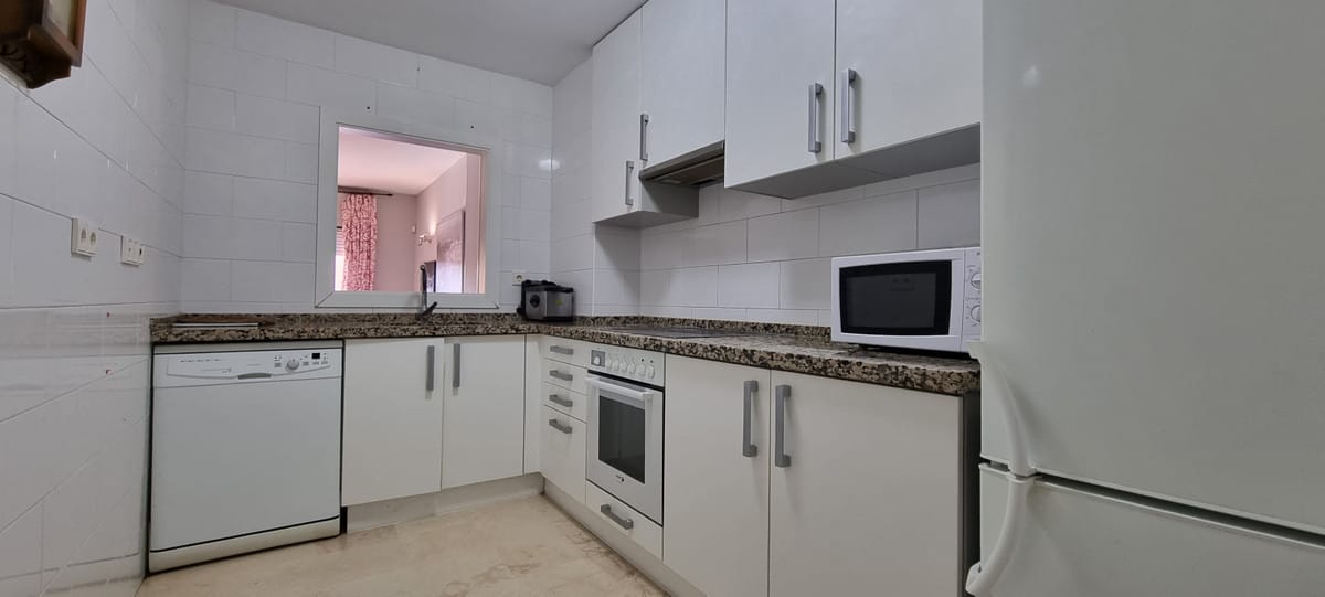 Apartament na sprzedaż w Manilva, Hiszpania E B Bb A Fdfd D C Dce