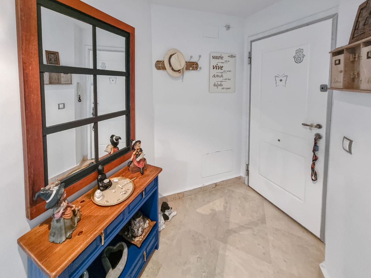Apartament, Mieszkanie na średnim piętrze w San Luis de Sabinillas Hiszpania E B Bb A Fdfd D C Dce