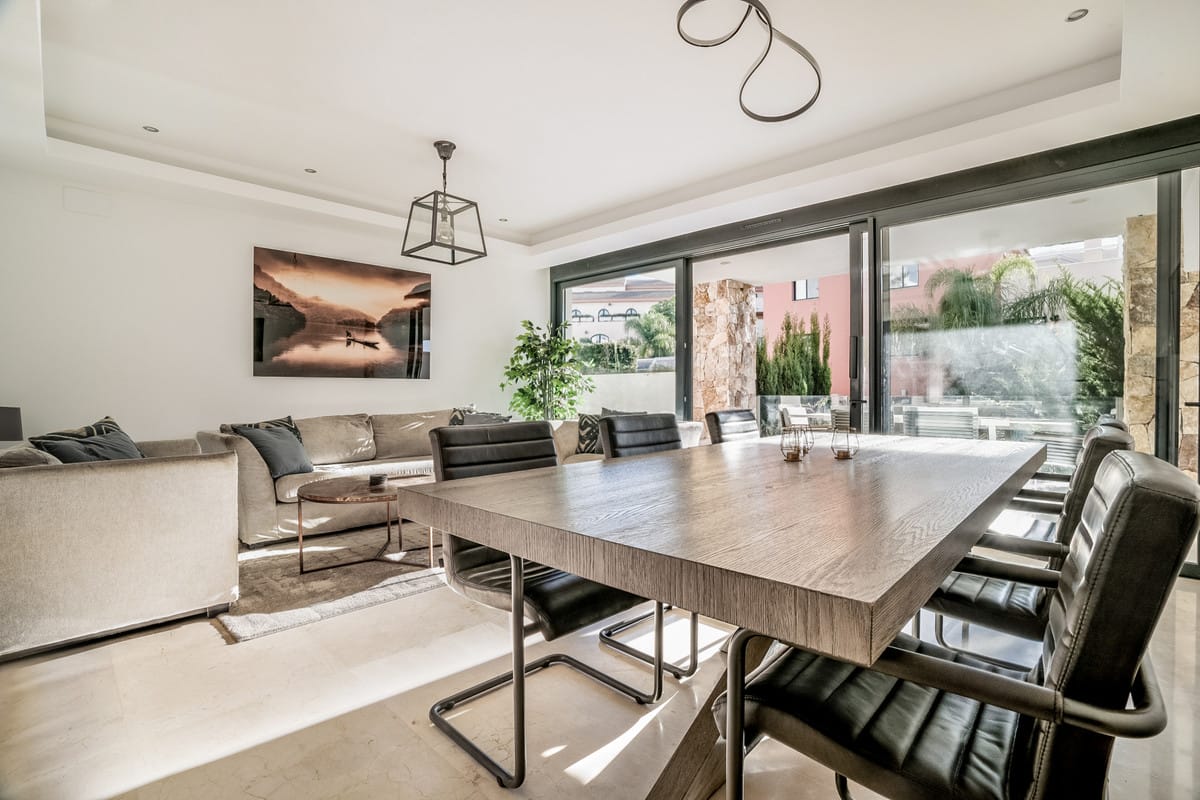 House, Townhouse in The Golden Mile Hiszpania E B Bb A Fdfd D C Dce