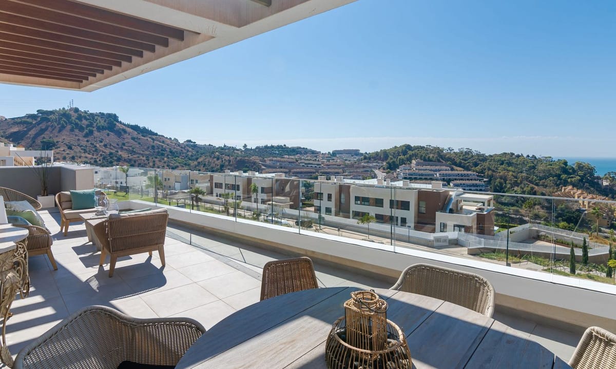 Penthouse z tarasem w Málaga, Hiszpania E B Bb A Fdfd D C Dce