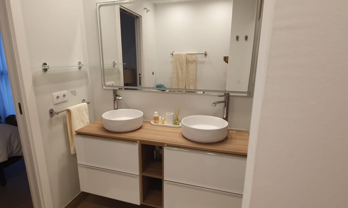 Apartament, penthouse w Manilva Hiszpania E Ec C Ad A Dec B D