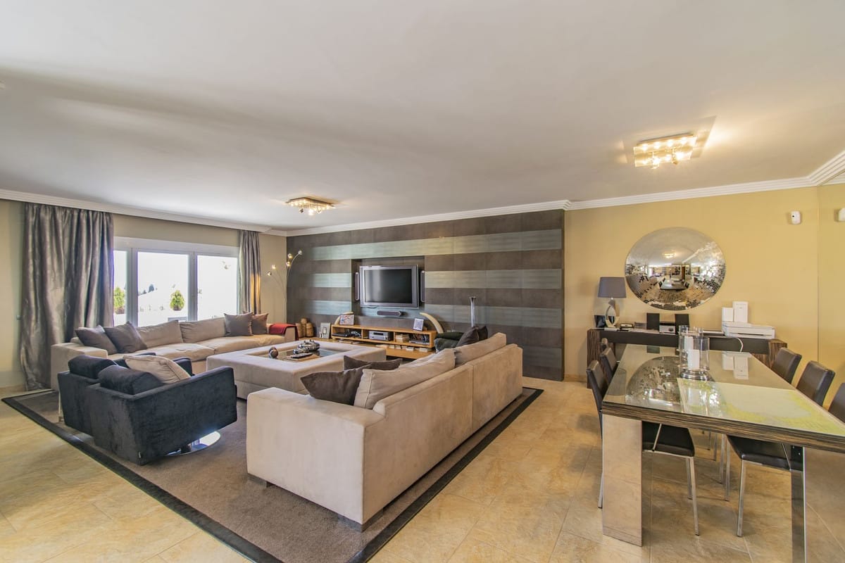 Apartament na środkowym piętrze na sprzedaż w The Golden Mile, Hiszpania E B Eb A D Eeaf A Bbf Ccd