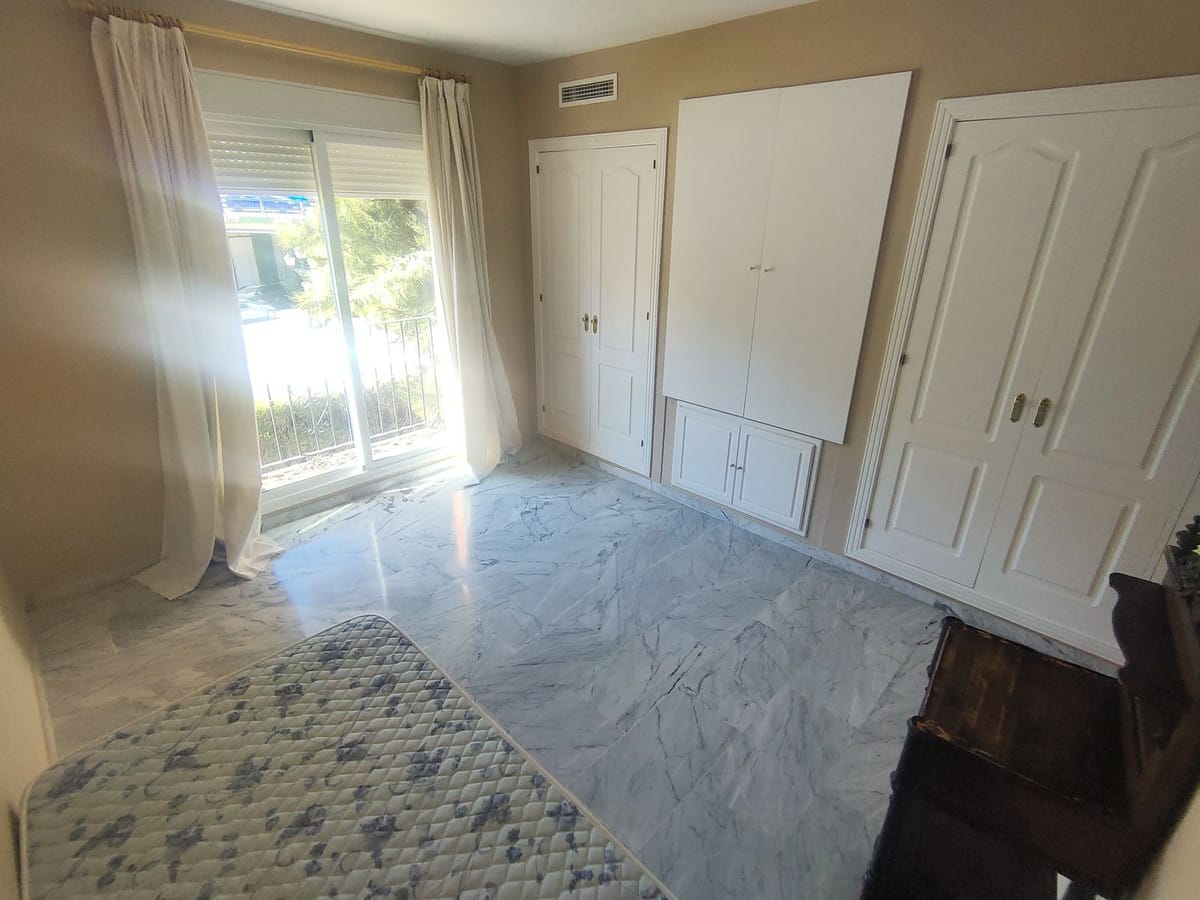 Apartament, Penthouse Duplex w Guadalmina Baja Hiszpania E F Ea Feef E D D D B D A