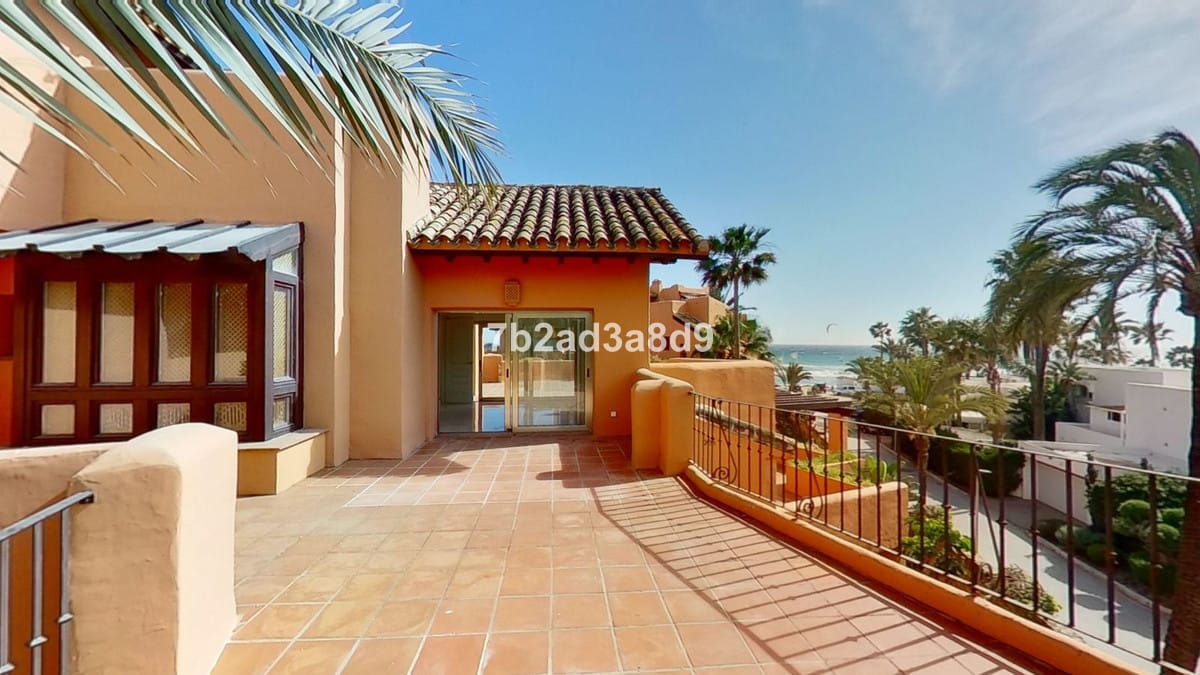 Apartament, penthouse w Los Monteros Hiszpania E E Eba D F Ffca