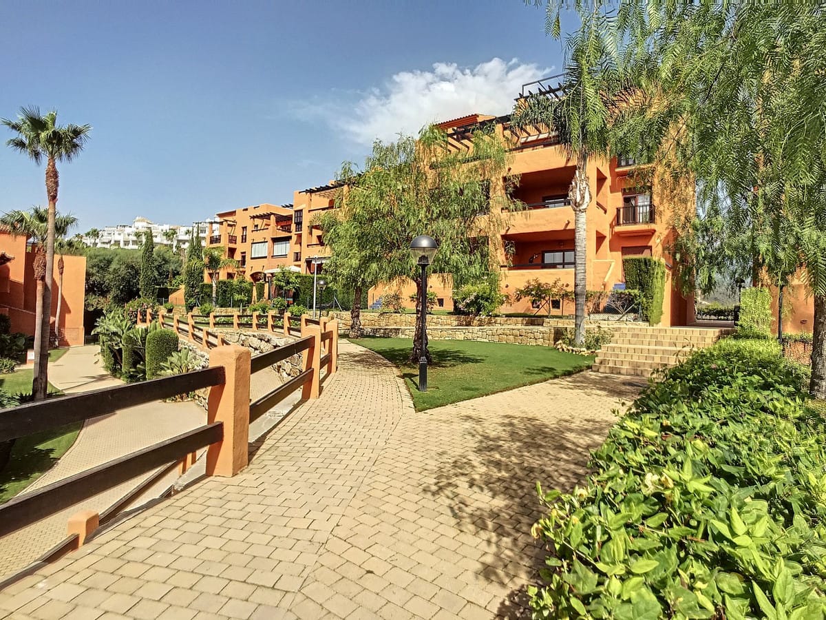 Benahavís: Oferta sprzedaży apartamentu na parterze, Hiszpania Be Efbbd B D F Cb C Bb