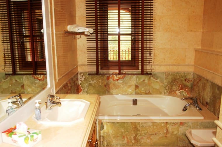 Oferowany dom w malowniczej Sierra Blanca, Hiszpania Be Efbbd B D F Cb C Bb
