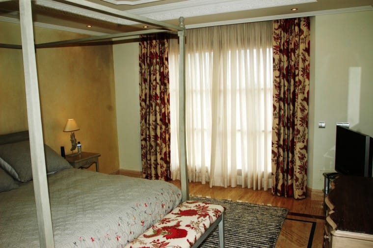 Oferowany dom w malowniczej Sierra Blanca, Hiszpania B A C C E E C F A B