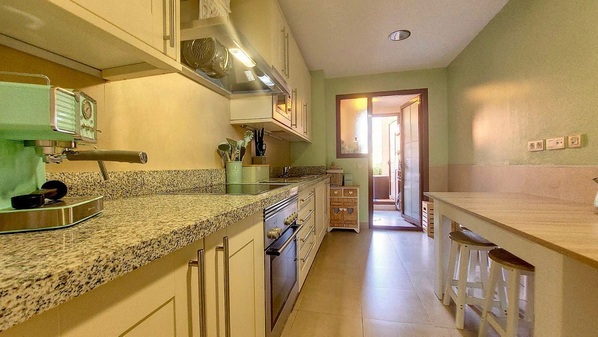 Benahavís: Oferta sprzedaży apartamentu na parterze, Hiszpania C C F Fa Aecd B B C