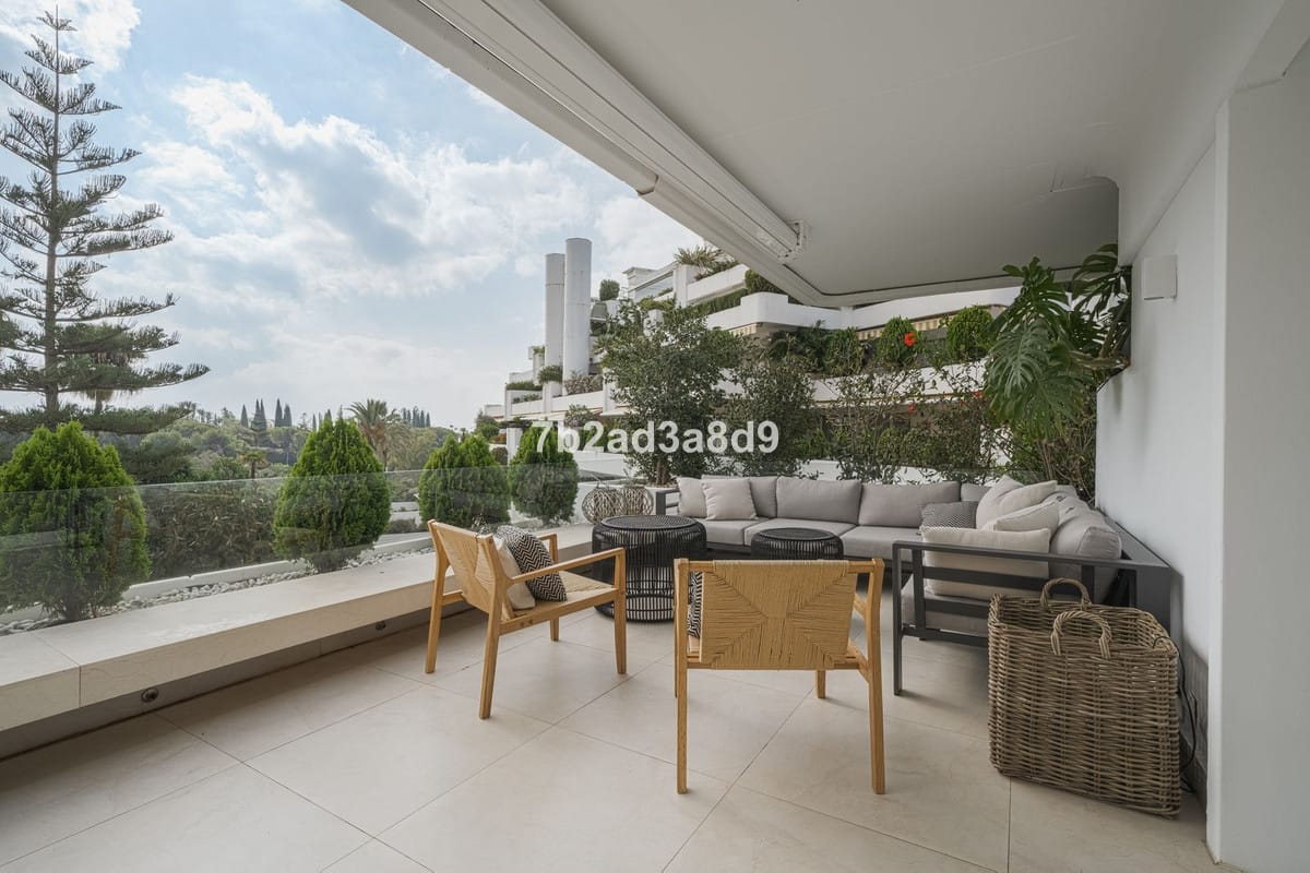 Mieszkanie na środkowym piętrze na The Golden Mile, Hiszpania - Apartament na The Golden Mile C C F Fa Aecd B B C