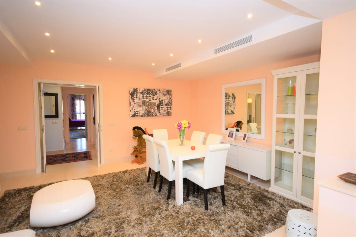 Przestronny apartament parterowy w Benahavís, Hiszpania C C F Fa Aecd B B C