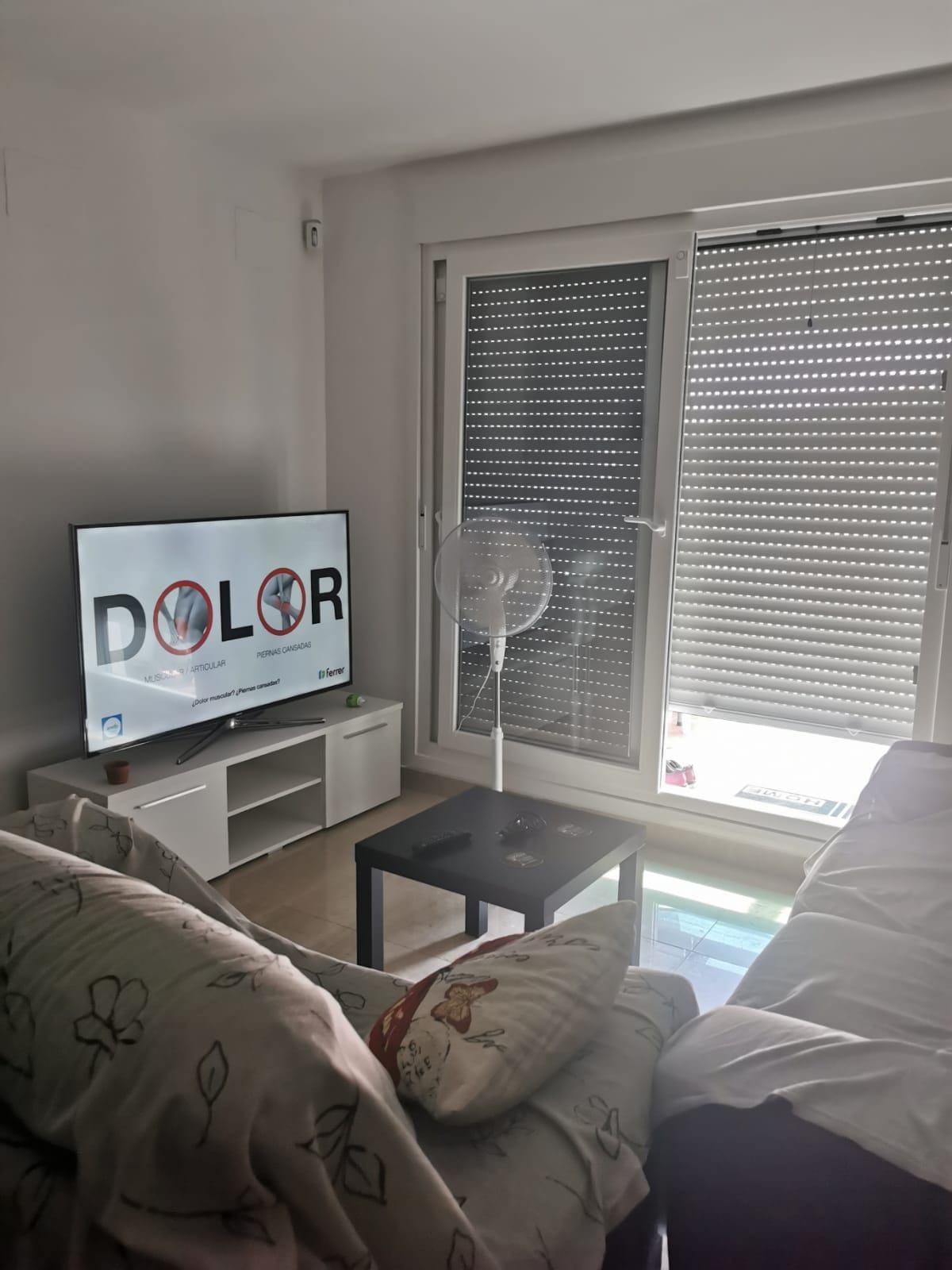 Parterowy apartament z tarasem w Manilvie, Hiszpania C C F Fa Aecd B B C