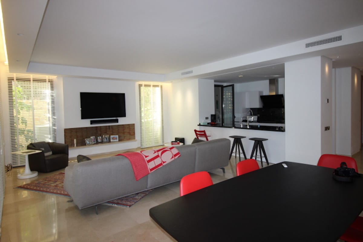 Apartament na parterze w Sierra Blanca, Hiszpania C C F Fa Aecd B B C