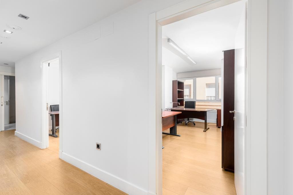 Apartament na sprzedaż na środkowym piętrze w Malaga Hiszpania C C F Fa Aecd B B C