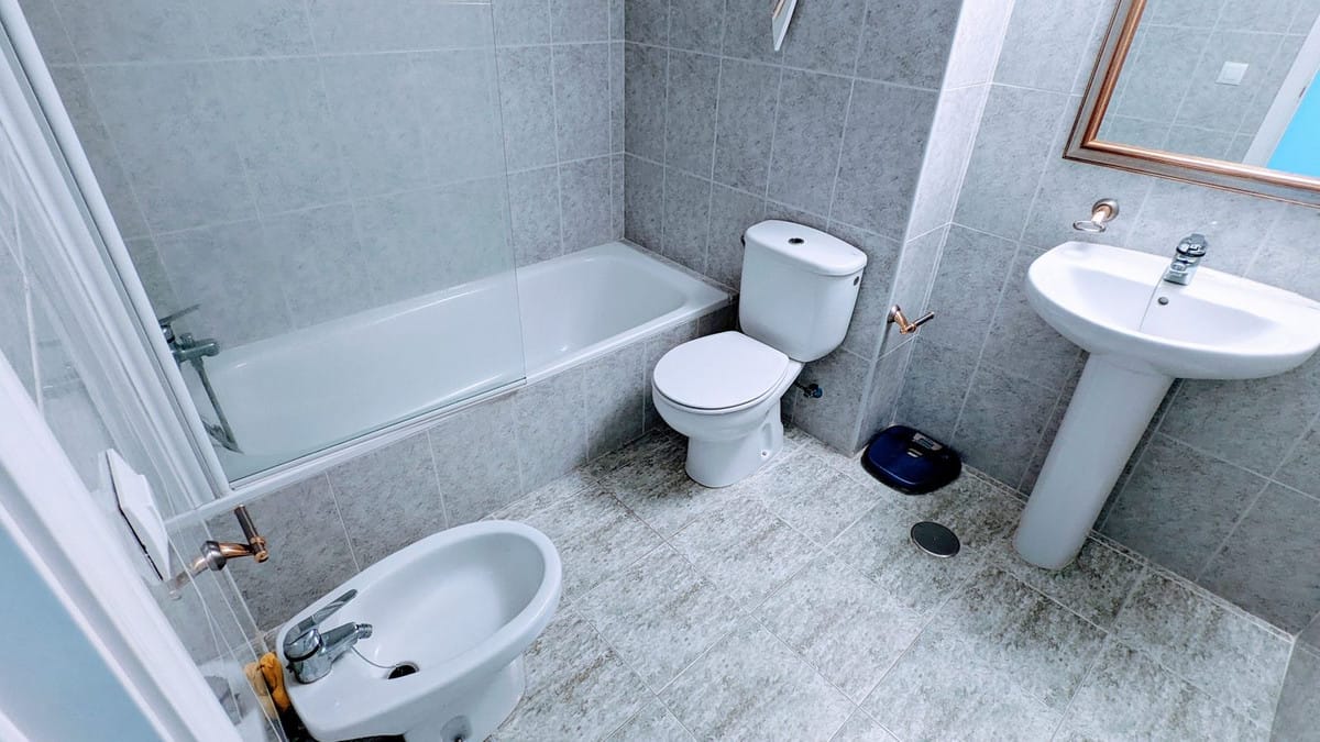 Apartament na środkowym piętrze w Estepona, Hiszpania do sprzedania C C F Fa Aecd B B C
