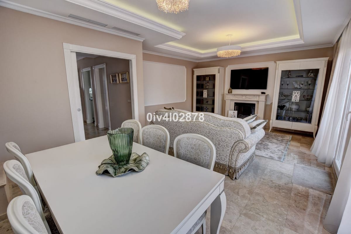 House, Townhouse in Arroyo de la Miel Hiszpania C C F Fa Aecd B B C