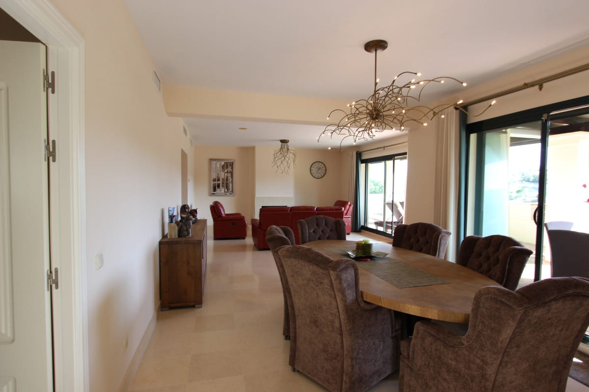 Penthouse w Benahavís, Hiszpania na sprzedaż C C F Fa Aecd B B C