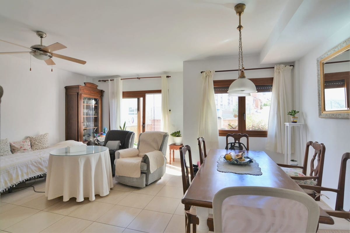 House, Townhouse in El Coto Hiszpania C C F Fa Aecd B B C