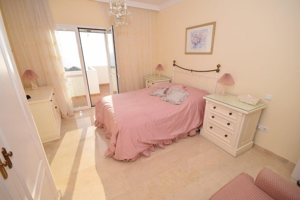 Detached Villa, House in Manilva Hiszpania C C F Fa Aecd B B C