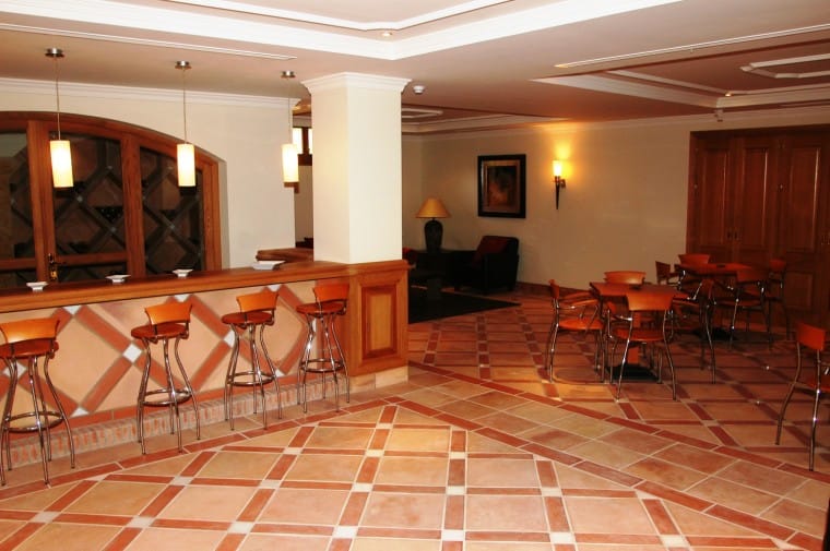 Oferowany dom w malowniczej Sierra Blanca, Hiszpania A F D Bac F F E Bcee