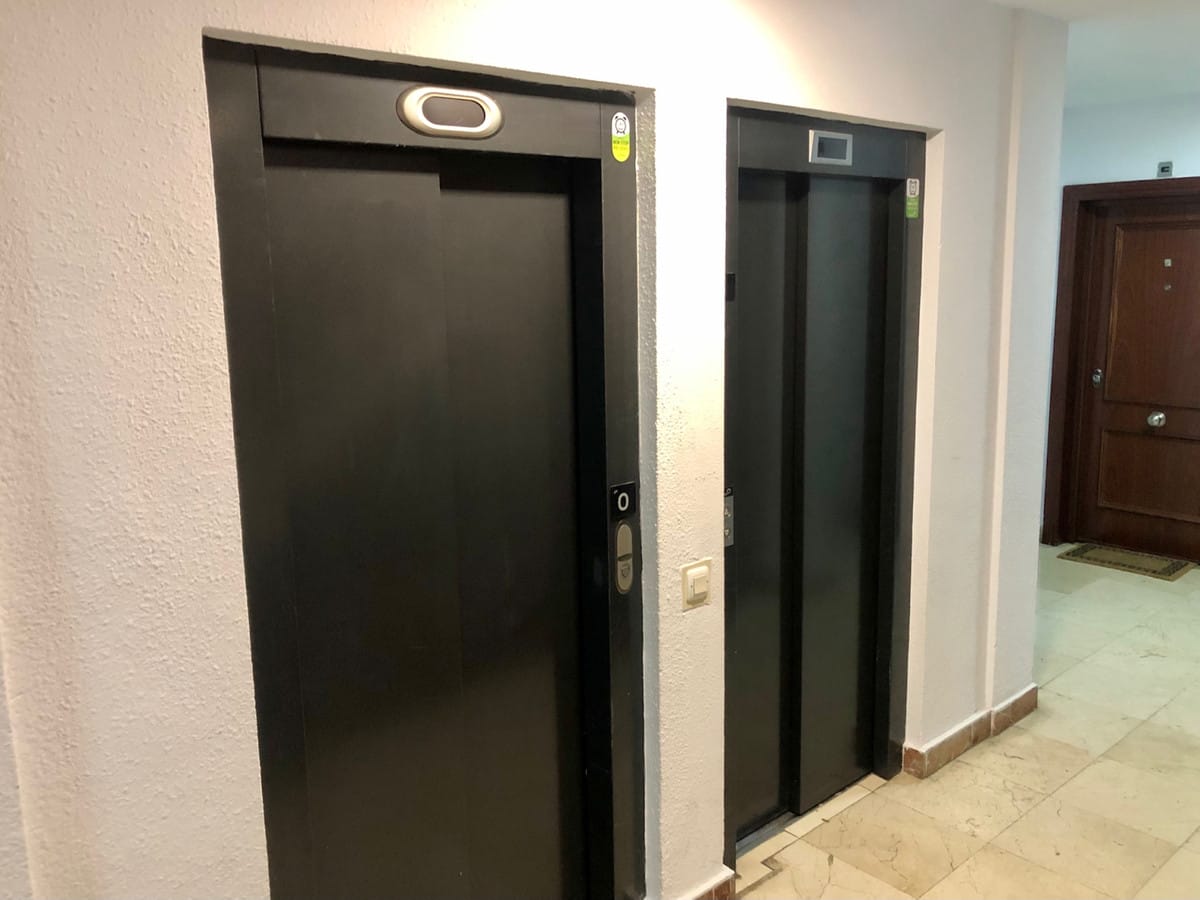 Apartament, Mieszkanie na środkowym piętrze w Malaga Hiszpania Ad Cbd Be C A Ef