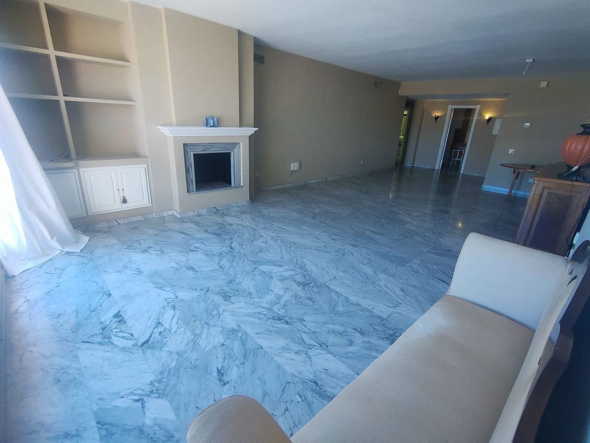 Apartament, Penthouse Duplex w Guadalmina Baja Hiszpania Ad Cbd Be C A Ef