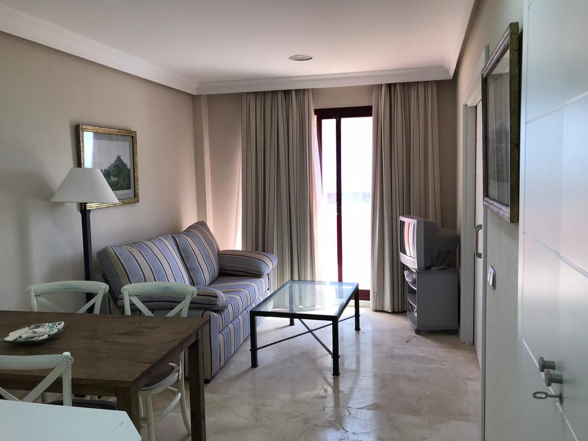 Apartament, Apartament na środkowym piętrze w Manilva Hiszpania Ad Cbd Be C A Ef