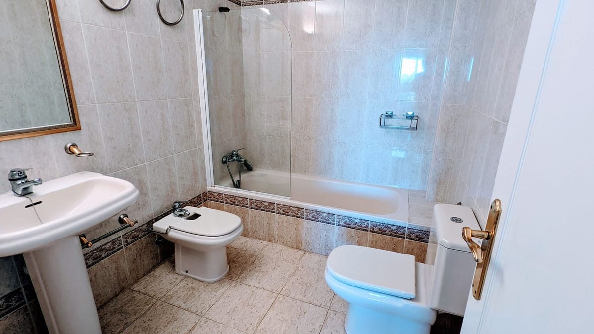 Apartament na środkowym piętrze w Estepona, Hiszpania do sprzedania Ad Cbd Be C A Ef