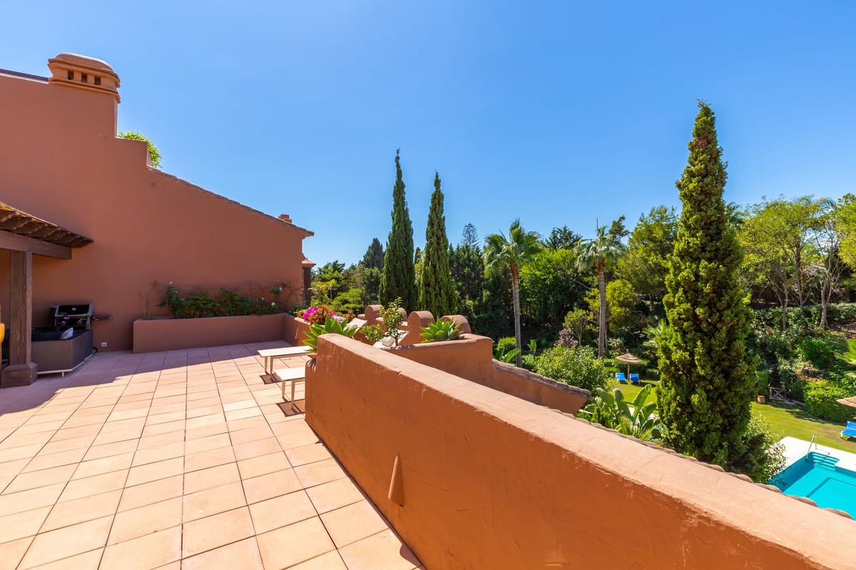 Apartament, penthouse w Guadalmina Baja Hiszpania E Bcc C D Ce Beb C A