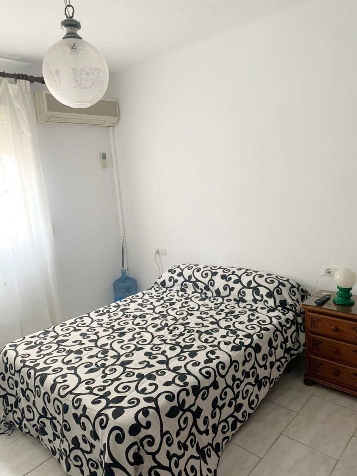 Apartament, Apartament na środkowym piętrze w Los Tilos Hiszpania E Bcc C D Ce Beb C A