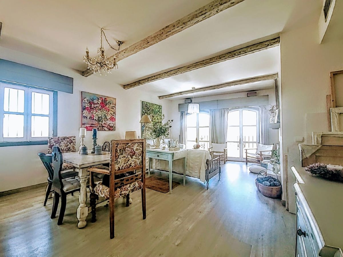 Apartament na środkowym piętrze w Puerto Banús, Hiszpania do sprzedania E Bcc C D Ce Beb C A
