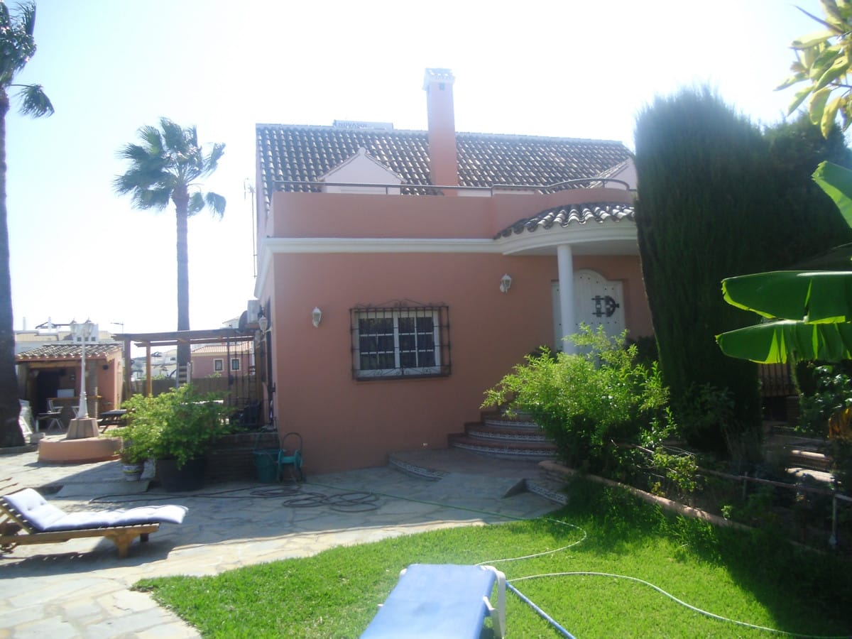 Detached Villa, House in San Luis de Sabinillas Hiszpania E Bcc C D Ce Beb C A