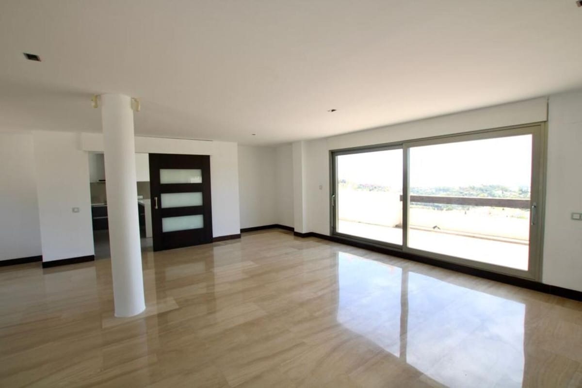 Penthouse na sprzedaż w Benahavís, Hiszpania E Bcc C D Ce Beb C A