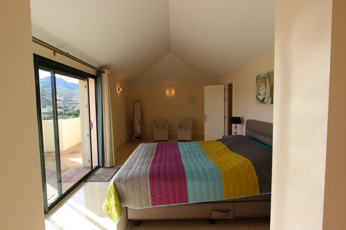 Penthouse w Benahavís, Hiszpania na sprzedaż E Bcc C D Ce Beb C A