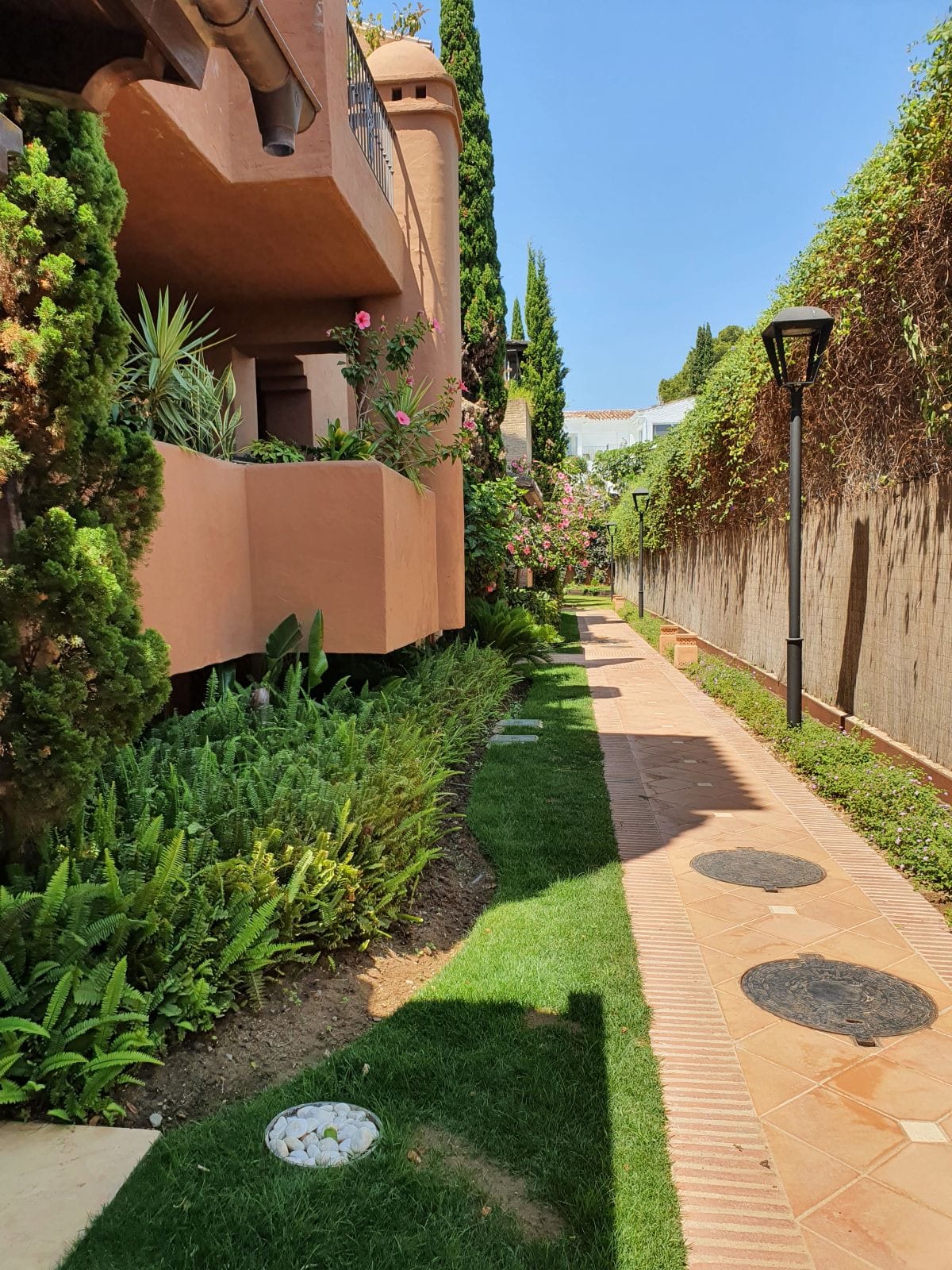 Apartament, Mieszkanie na parterze w Guadalmina Baja Hiszpania E Bcc C D Ce Beb C A
