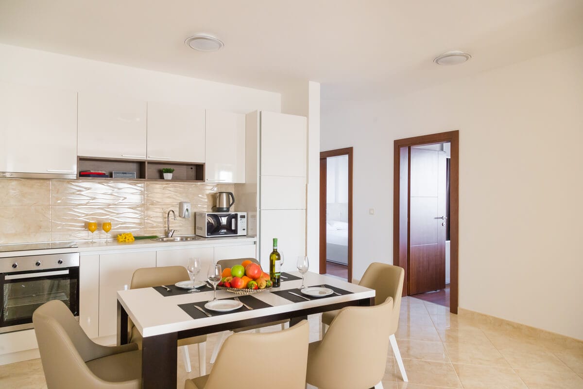 W pełni umeblowany apartament w pobliżu morza, Bečići Czarnogóra E C B E C Unnamed