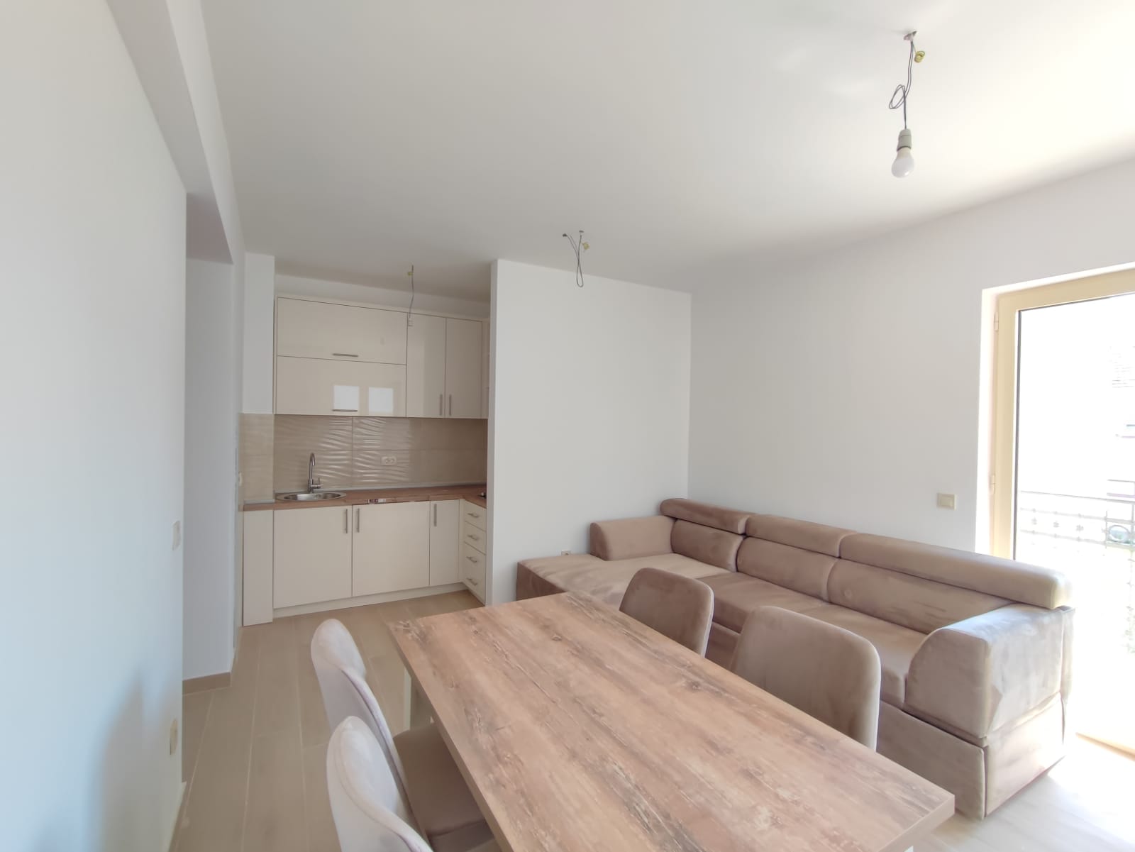 Apartament inwestycyjny w Tivat, Tivat Czarnogóra Af Fe Df Fc Whatsapp Image At