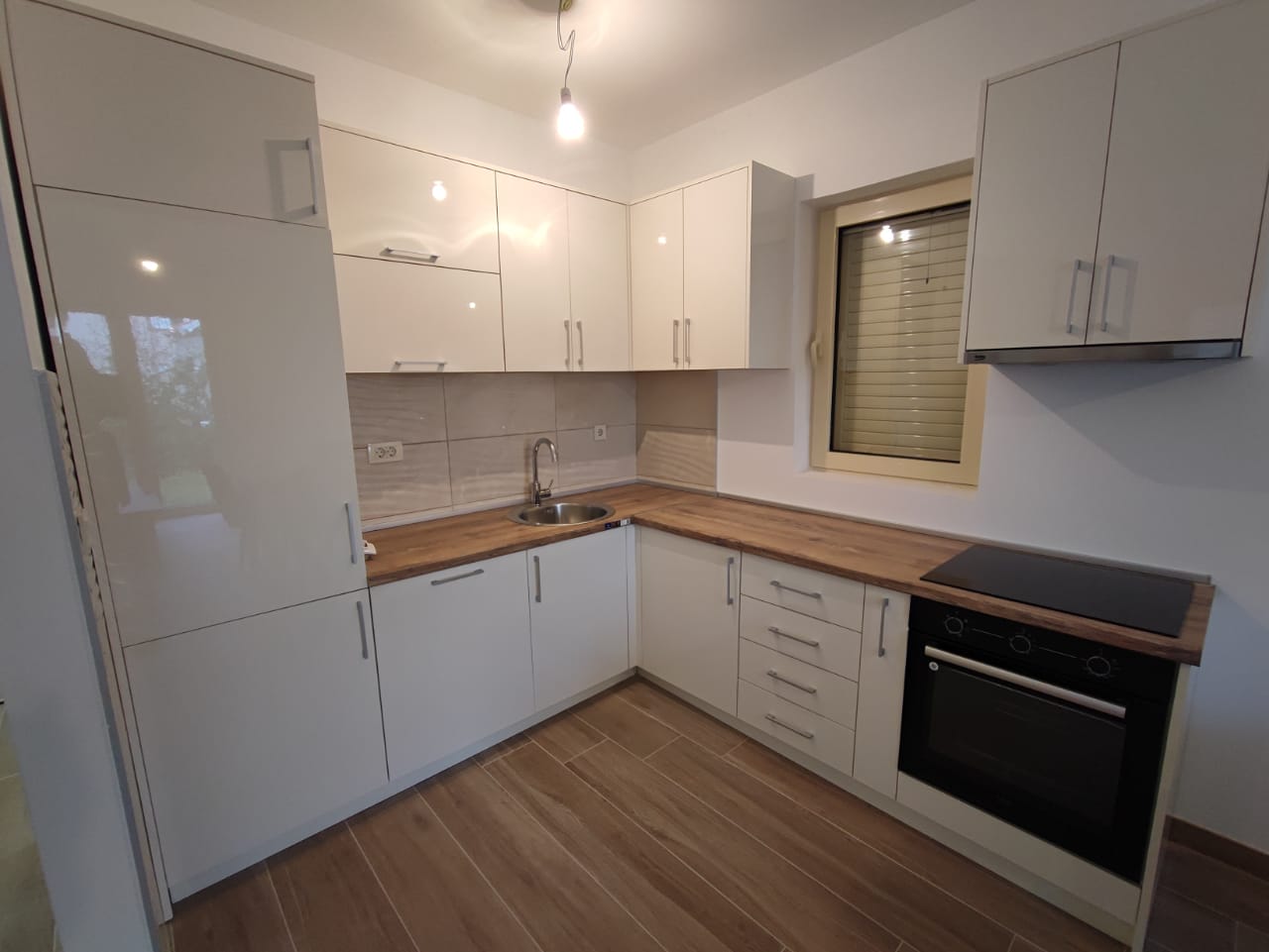 Apartament inwestycyjny w Tivat, Tivat Czarnogóra Af C A D Photo