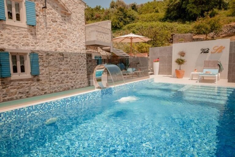 Willa nad wodą z plażą i basenem, Tivat Czarnogóra C E A Agency Accessmontenegro Img Wvv Wbh D Img