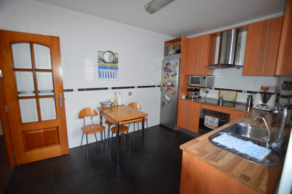 Apartament, Apartament na środkowym piętrze w Los Boliches Hiszpania Aa Cc B C Bb Af Cd